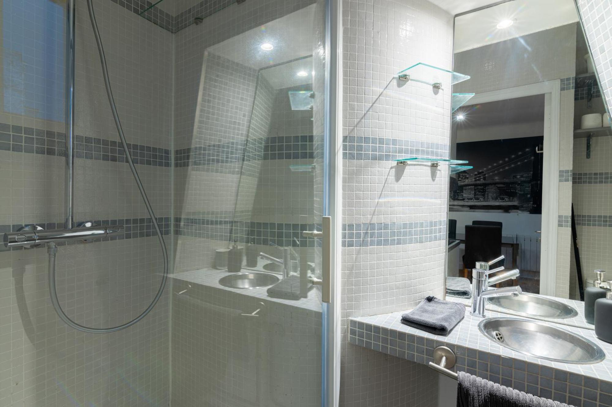 Luxurious 1 Bedroom Tour Eiffel Saint Dominique Free Netflix ปารีส ภายนอก รูปภาพ